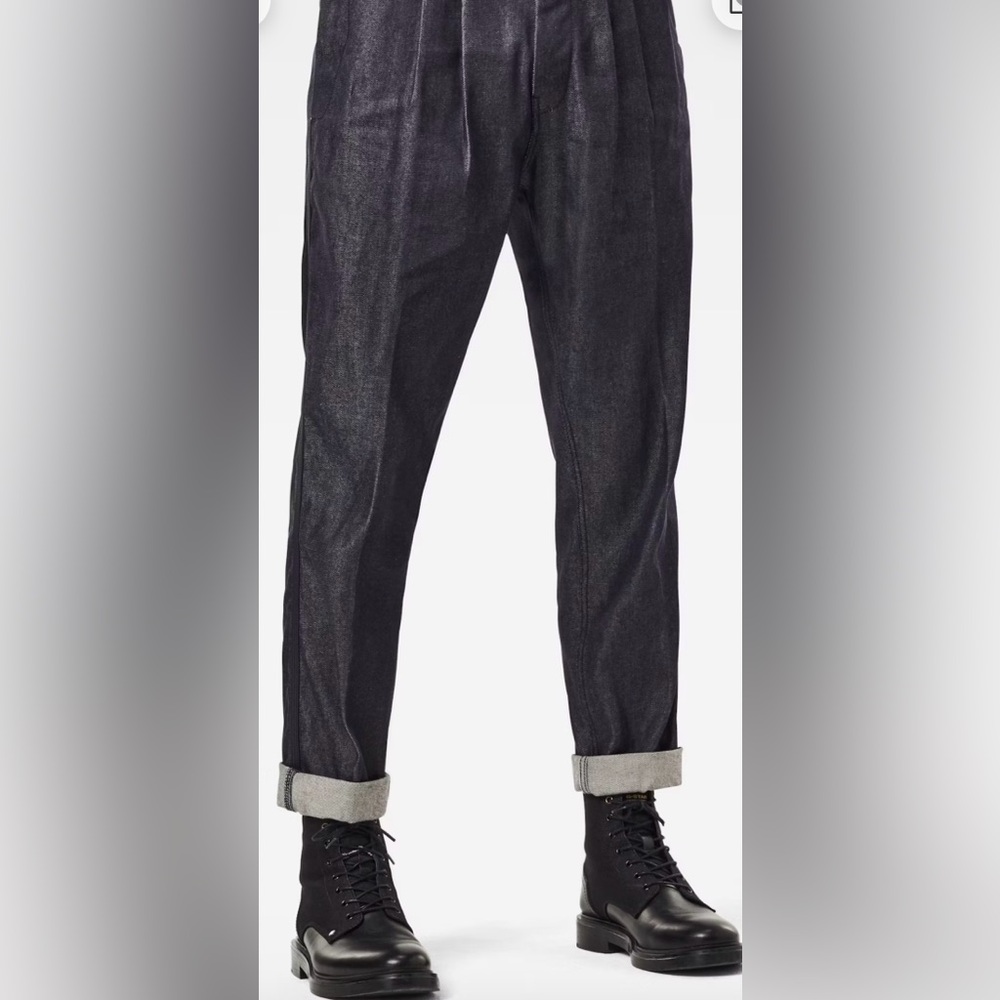 GStar VARVE RELAXED PLEATED CHINO. Super cool and roomy, pleated, tapered ankle